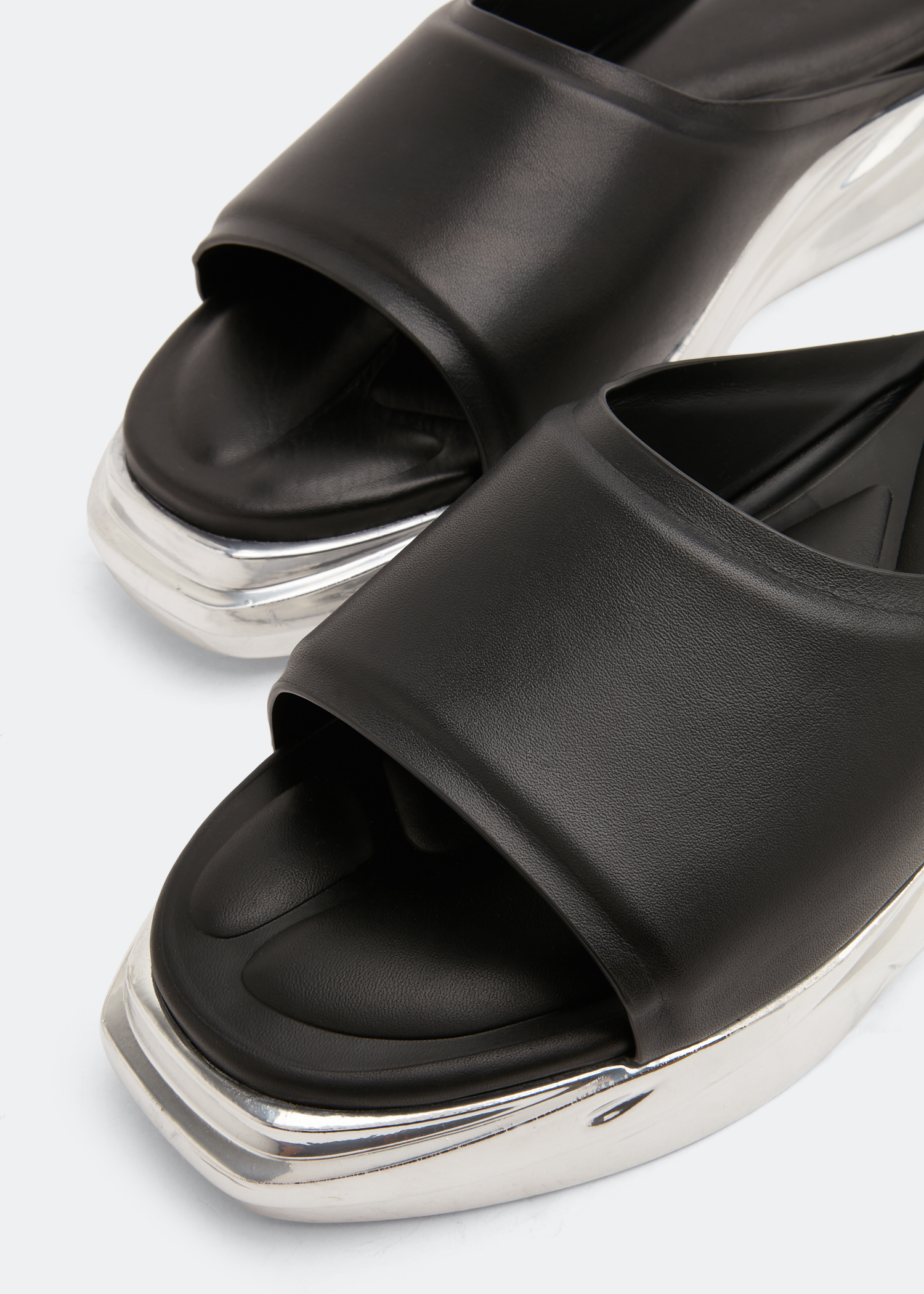 

Mono slides, Black