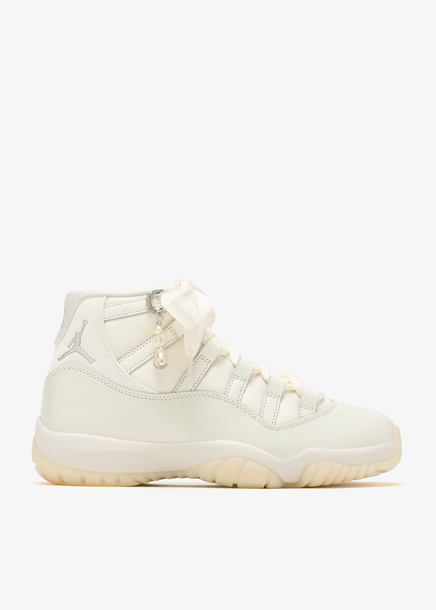 

Air Jordan 11 Retro sneakers, Cream