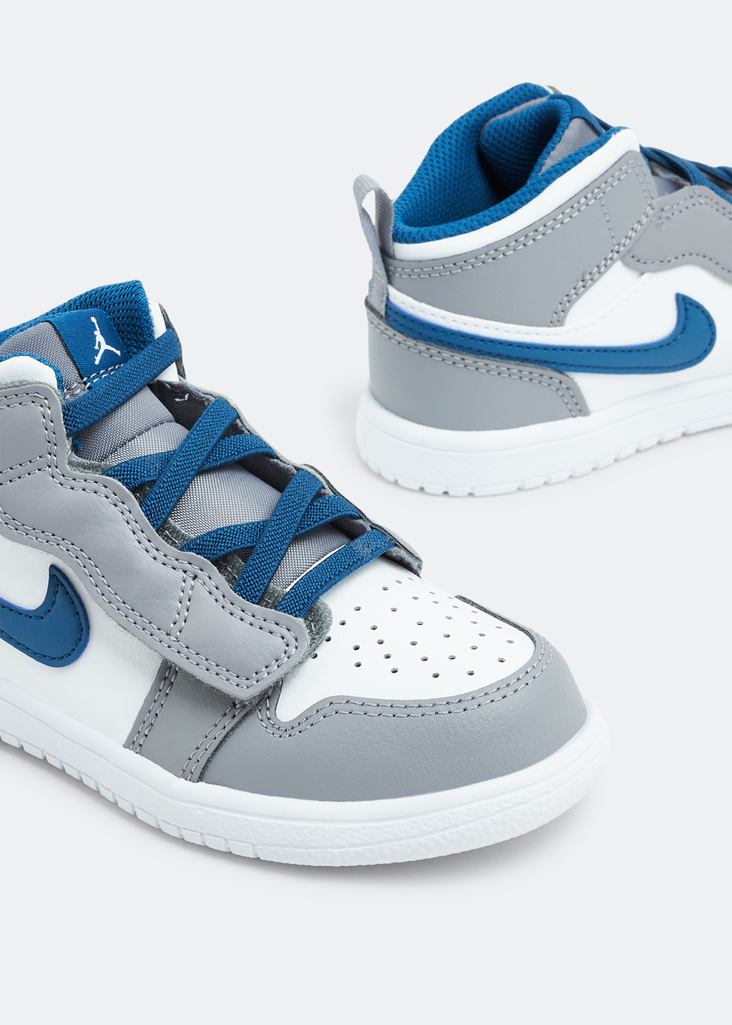 Nike Air Jordan 1 Mid sneakers for Unisex Grey in Oman Level Shoes