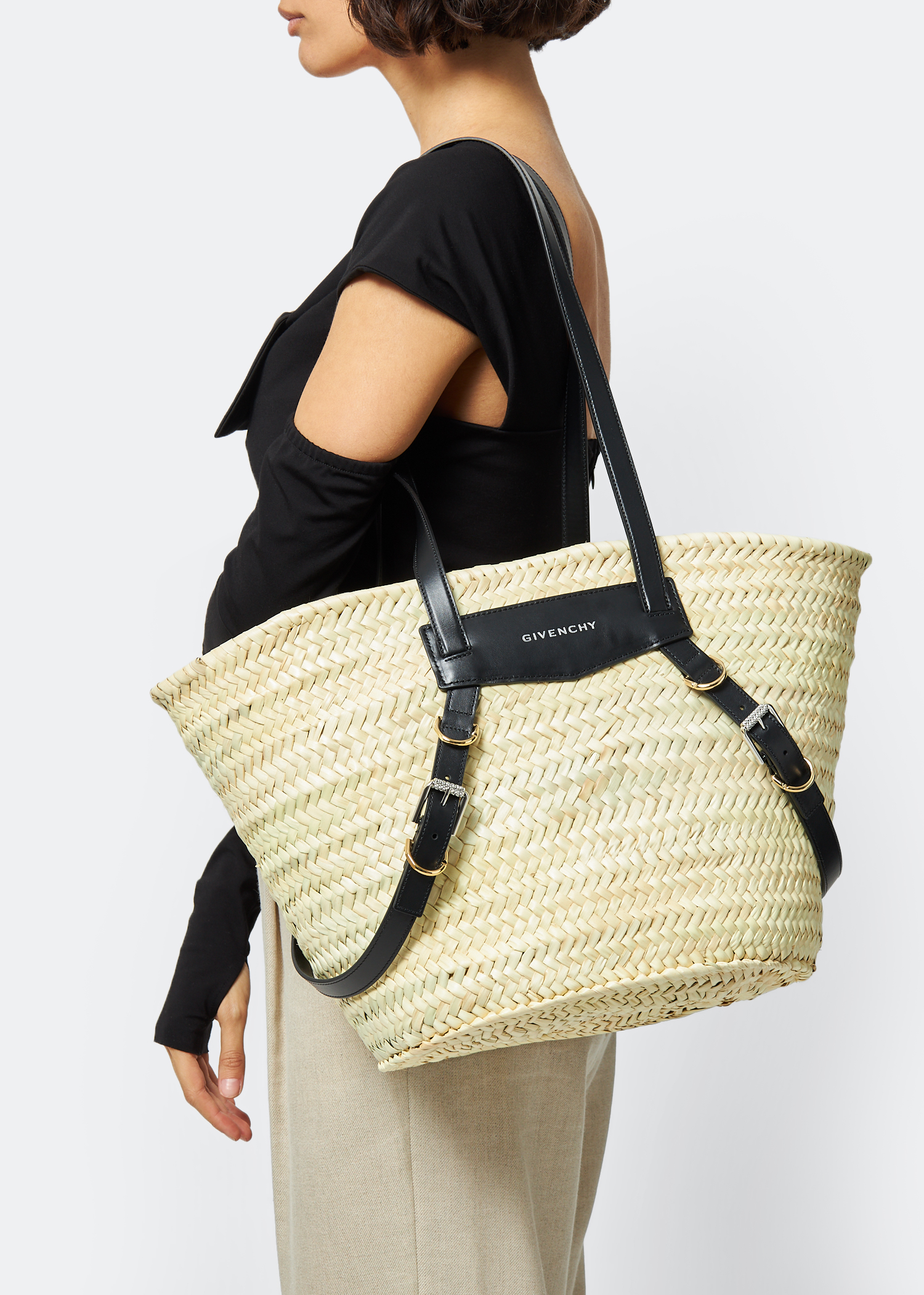 

Medium Voyou basket bag, Beige