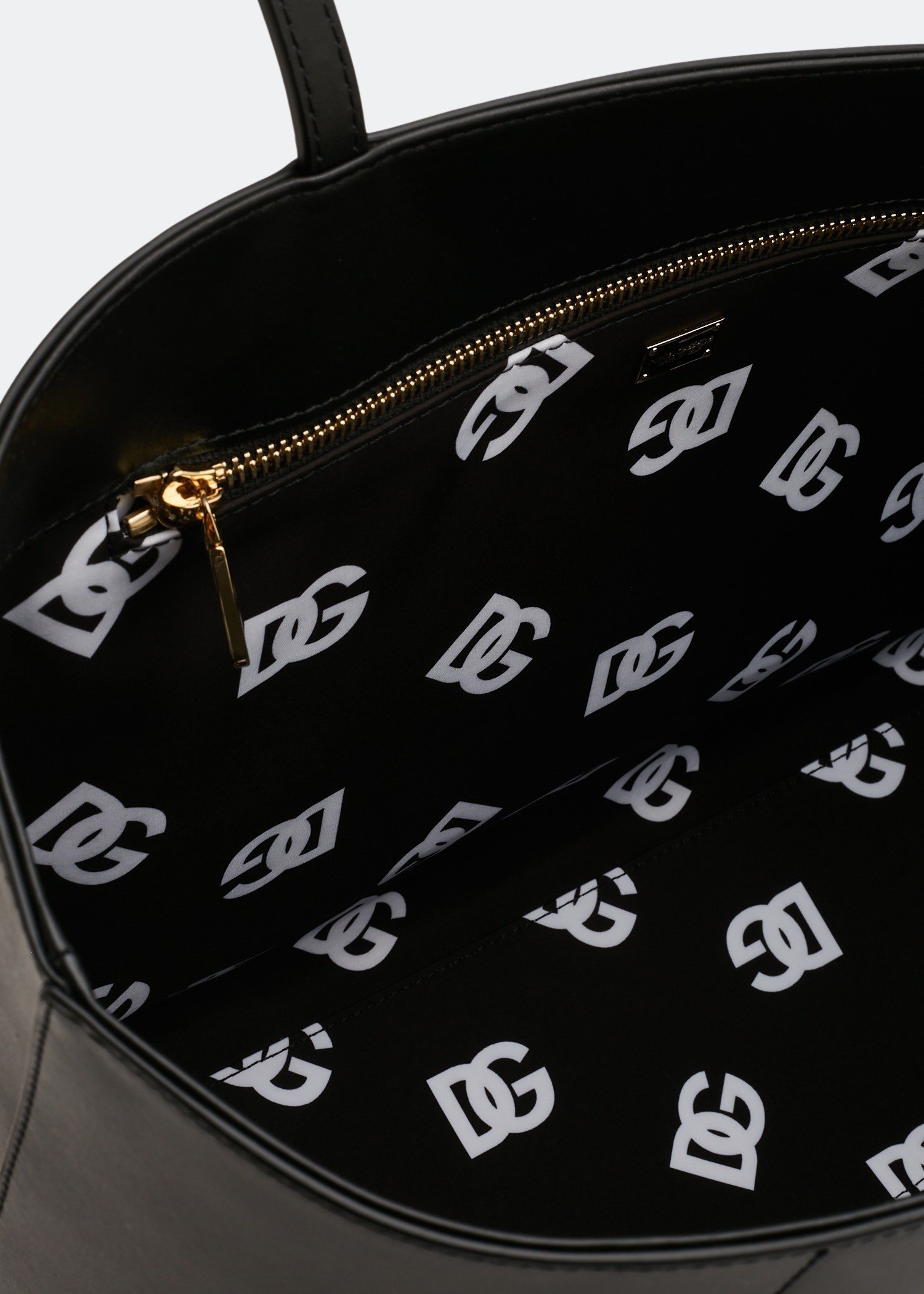 Uptown aesthetician chic pochette shopper