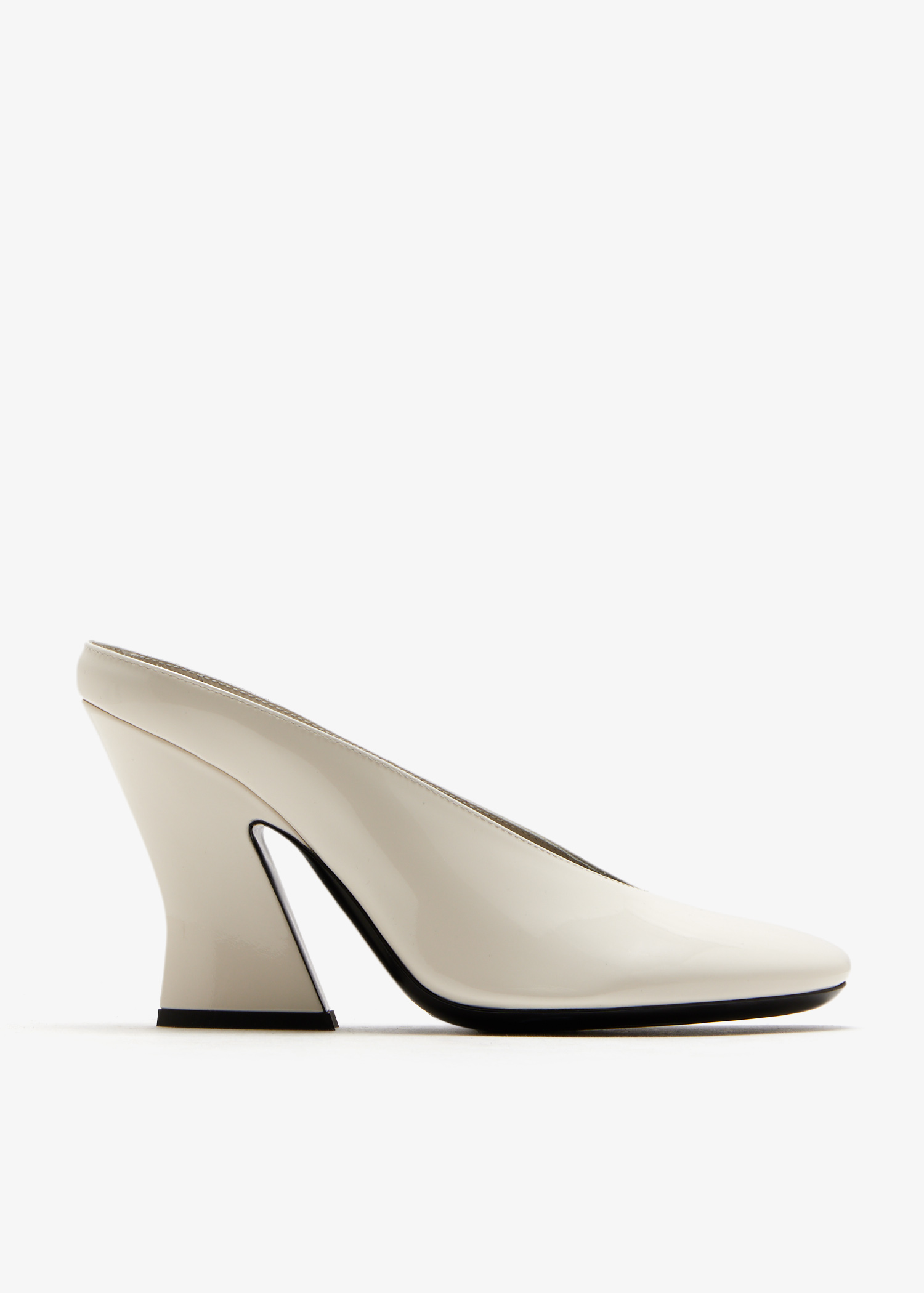 

Sculpted mules, White