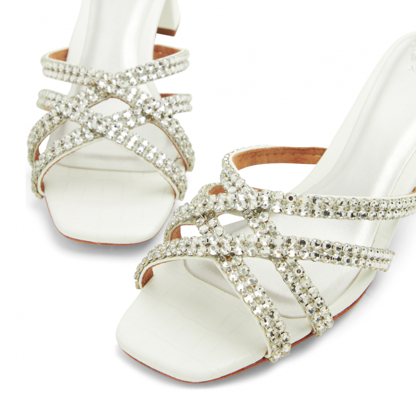 Nicoli Augie sandals for Women - White in UAE | Level Shoes