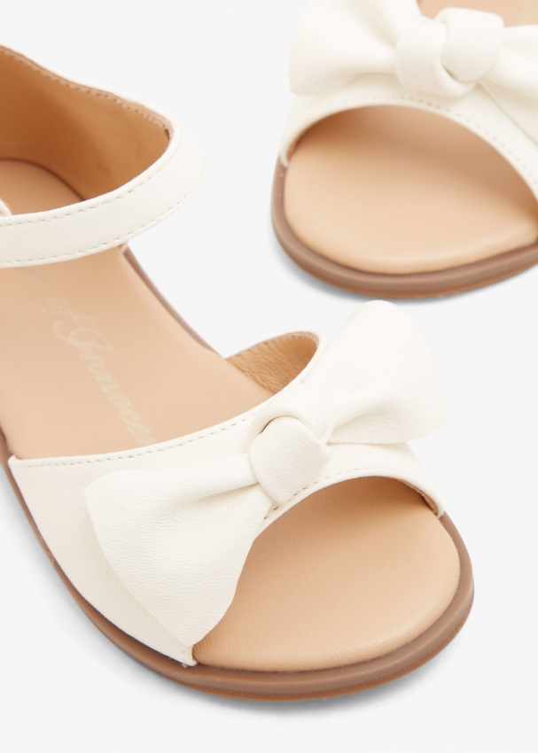 Baby girl white hot sale sandals size 3