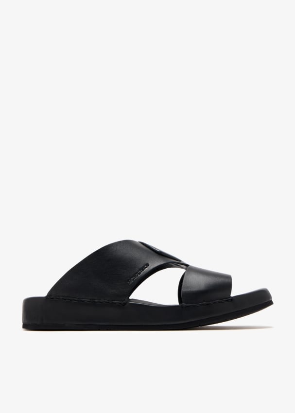 002-v01-black_1.jpg