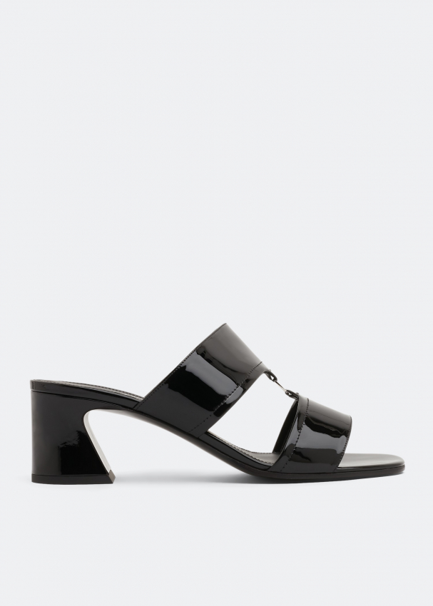 Ferragamo Vara chain sandals for Women - Black in UAE | Level Shoes