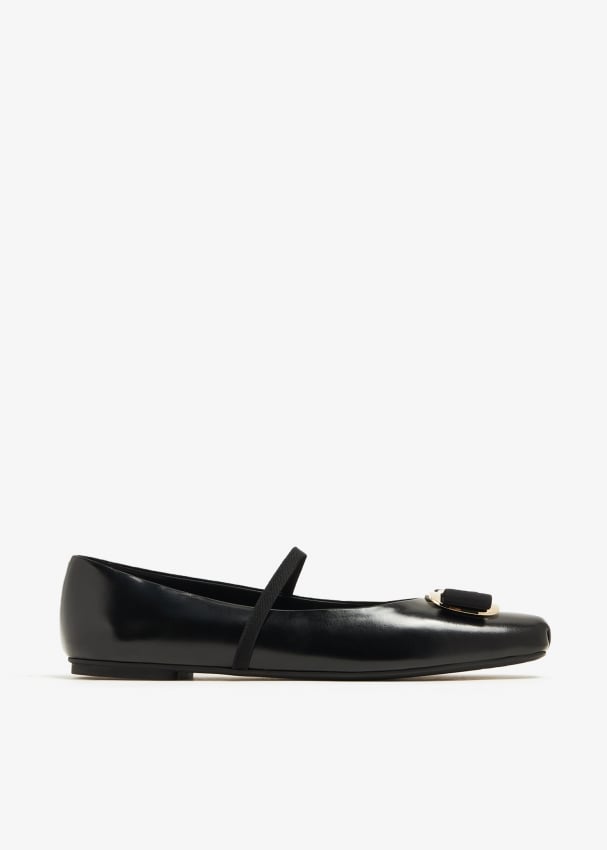 Salvatore Ferragamo Pre-Loved SALVATORE FERRAGAMO Iconic Black  Patent-Leather Varina Ballet Flats with Vara Bow 2024, Buy Salvatore  Ferragamo Online