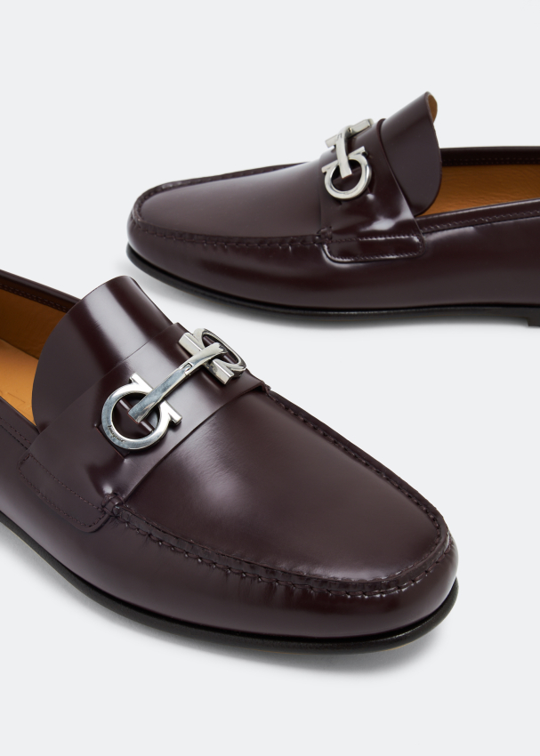 Ferragamo Gancini loafers for Men - Burgundy in UAE