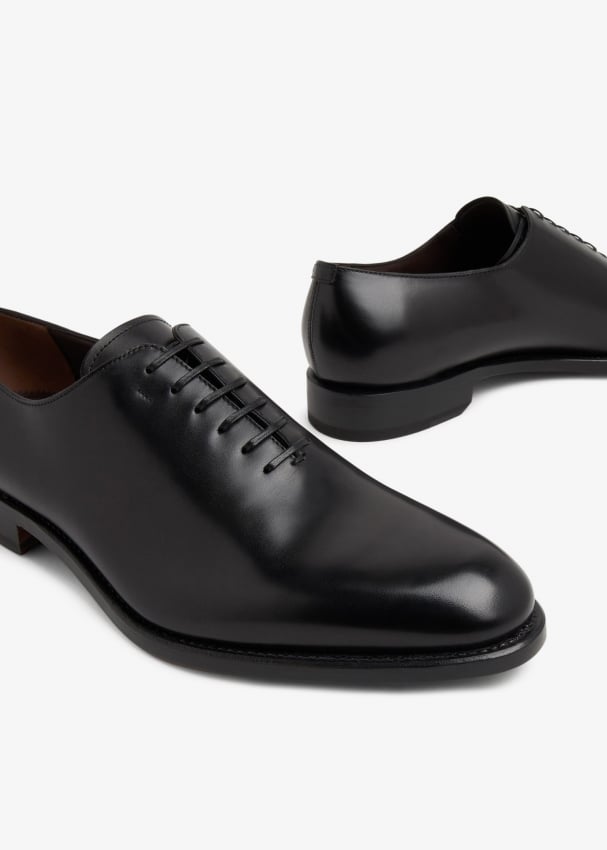 Ferragamo Angiolio Oxford shoes for Men - Black in UAE | Level Shoes