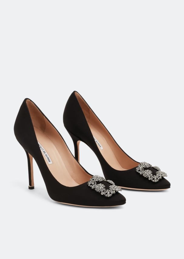 Manolo Blahnik Hangisi satin pumps for Women Black in Oman Level Shoes