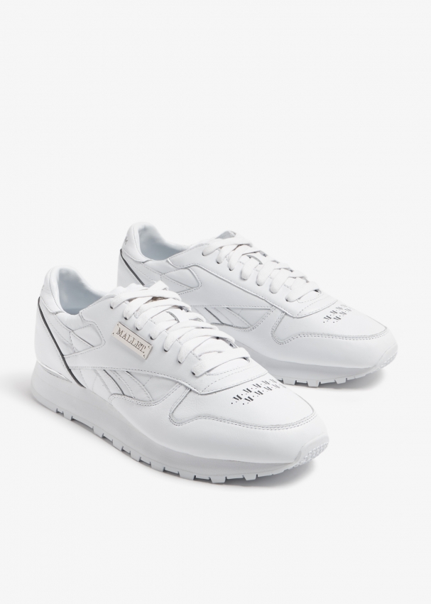 Buy Reebok Men White School Shoes or Running Shoe (UK/India Size 6 to 12)  (Size -India 7 / EU 40.5 /Length 26cms) at Amazon.in
