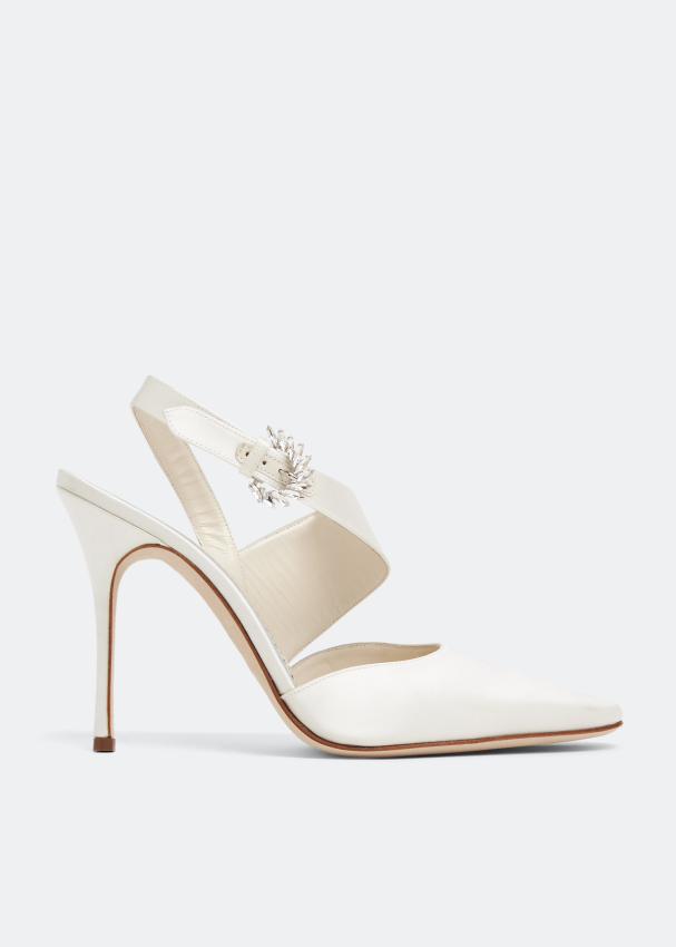 Manolo Blahnik Hafela satin pumps for Women - White in UAE | Level Shoes