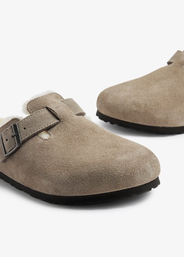 Unser Boston Shearling in Taupe