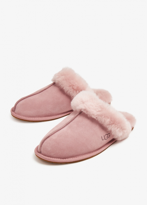 Ugg slippers cheap pink crystal