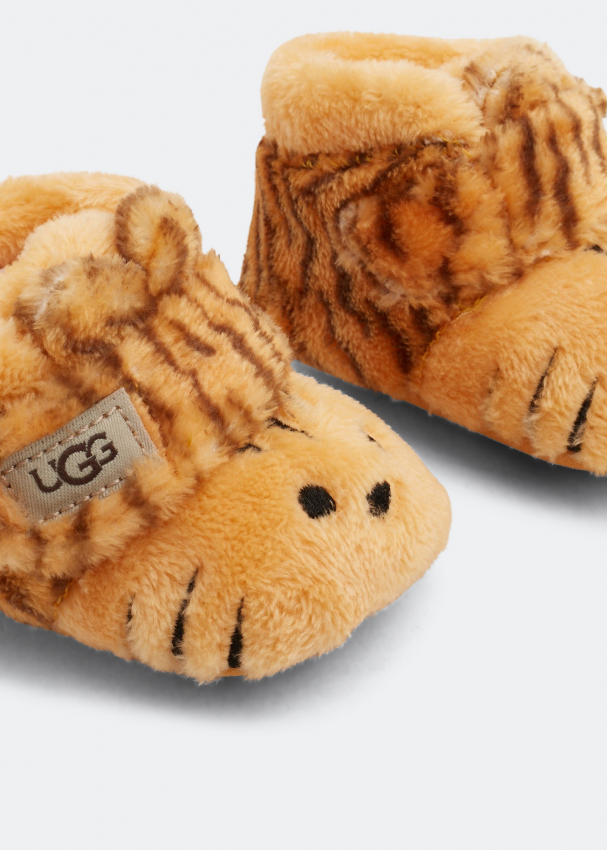 Baby crib uggs sales
