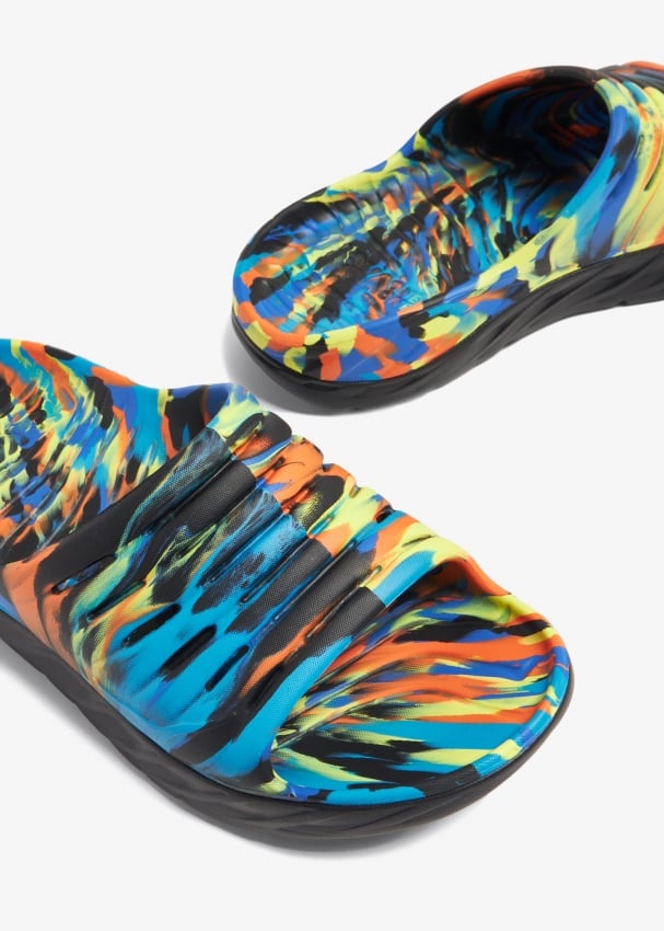 Hoka Ora Recovery swirl slides for Men Multicolored in UAE