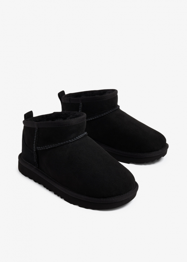 Ugg Classic Ultra Mini boots for Unisex Black in UAE Level Shoes