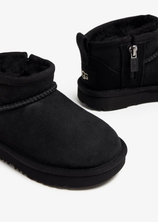 Basic on sale girl boots