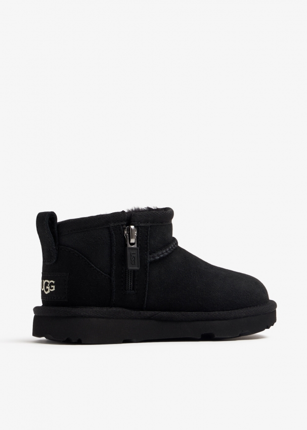UGG Classic Ultra Mini boots for Kids Unisex Black in Oman Level Shoes
