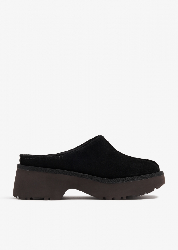 Black suede hotsell clogs