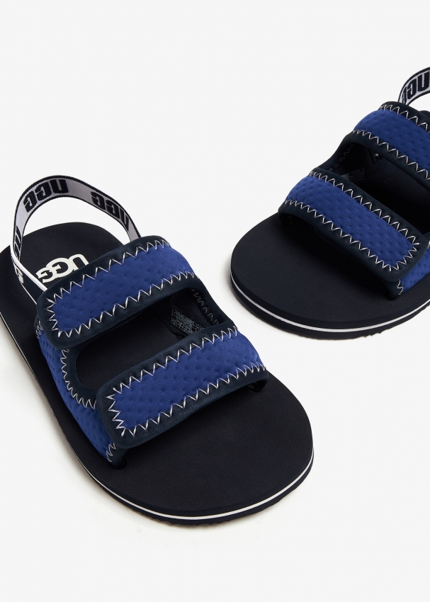 Uggs sandals 2019 store