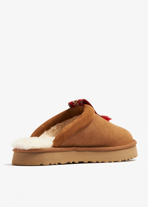 Fur slippers ugg top