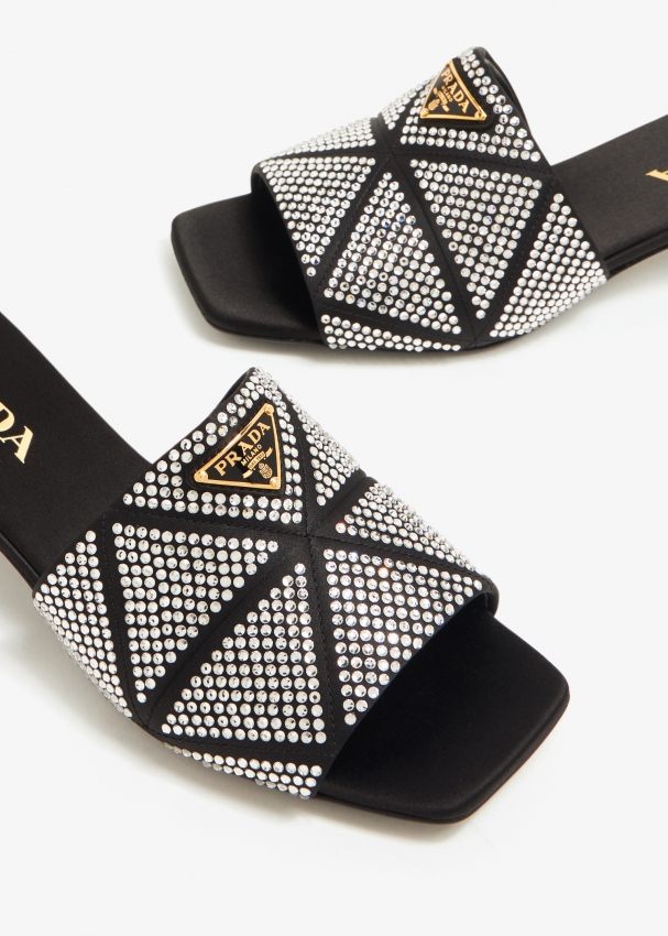 Prada logo hotsell plaque sandals