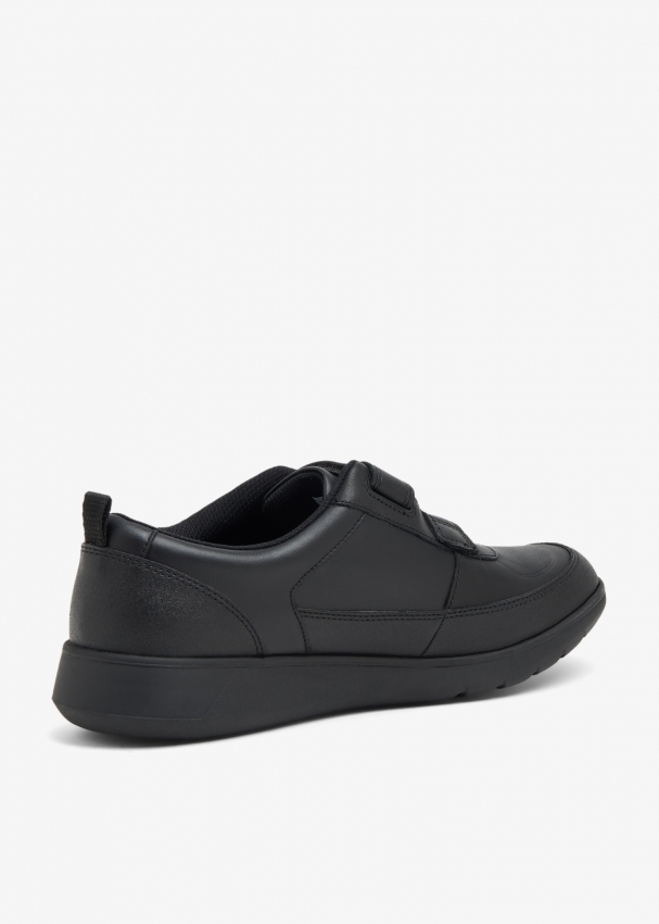 Clarks Scape Flare shoes for Boy Black in Qatar Level Shoes