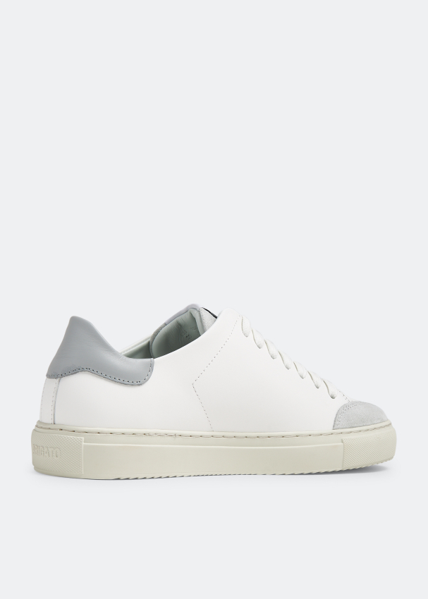 Common projects on sale vs axel arigato