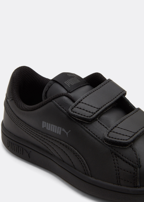 Puma Smash V2 sneakers for Unisex - Black in UAE | Level Shoes