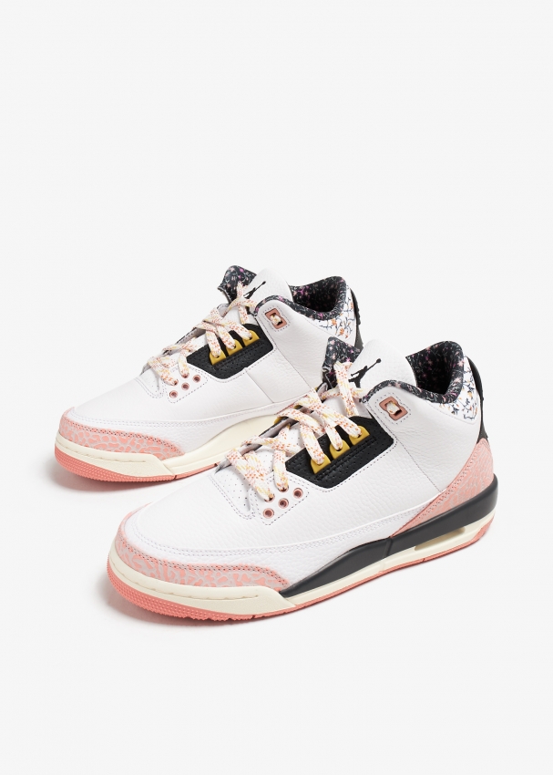Nike Air Jordan 3 Retro sneakers for Boy White in Bahrain Level Shoes