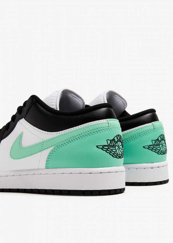 Jordan one low top discount