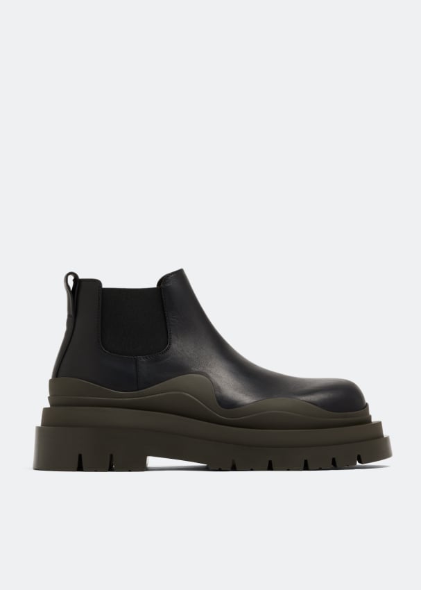 Bottega Veneta Tire ankle boots for Men - Black in UAE | Level Shoes