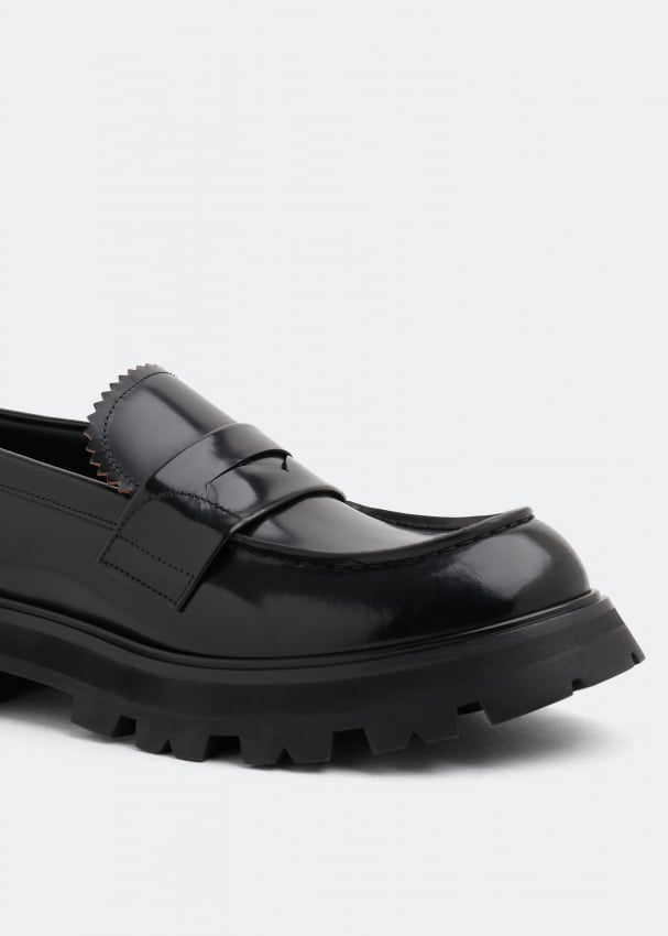 McQueen Wander leather loafers for Women - Black in UAE
