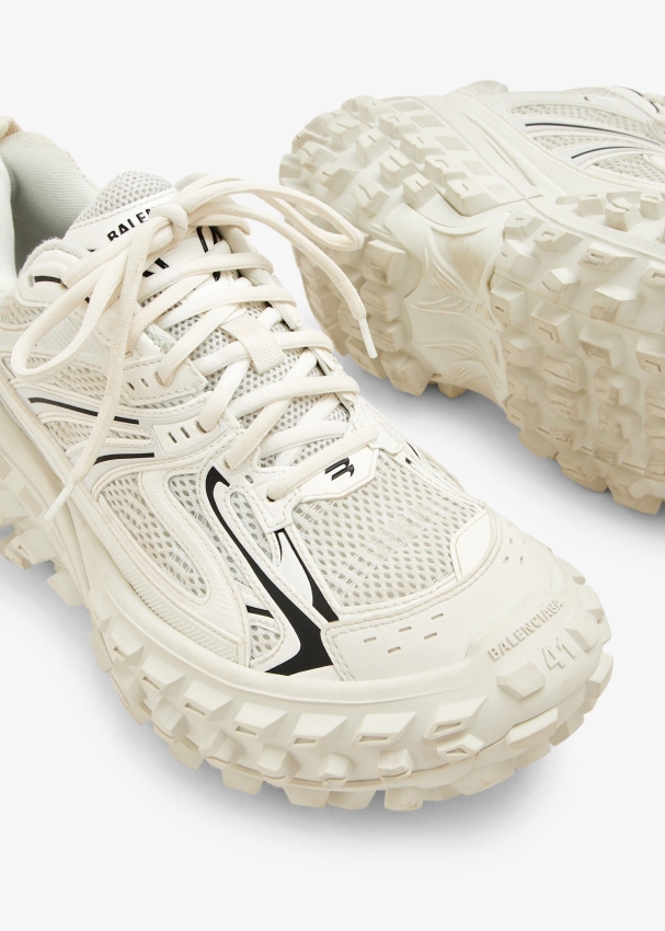 Balenciaga Bouncer sneakers for Men - White in UAE | Level Shoes