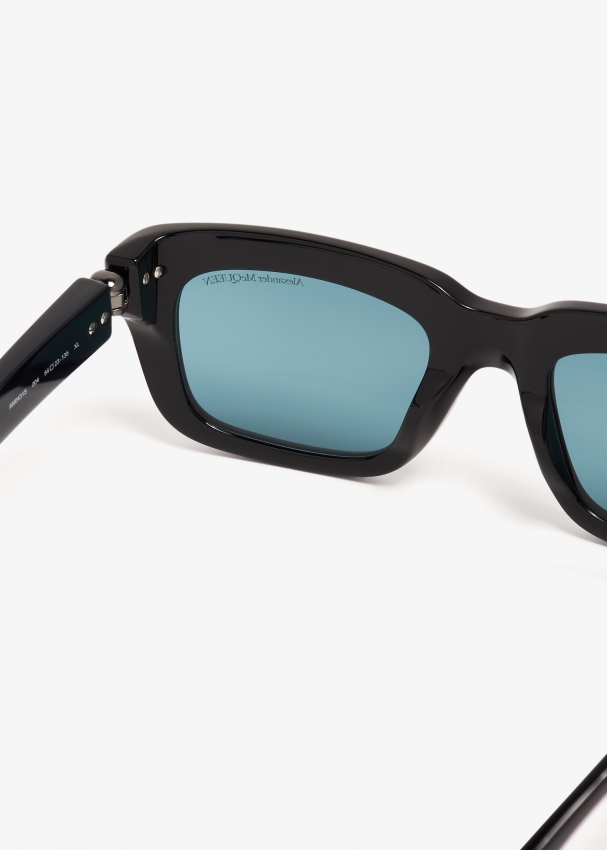 Rheos Floating Sunglasses Are Finally Back on Amazon