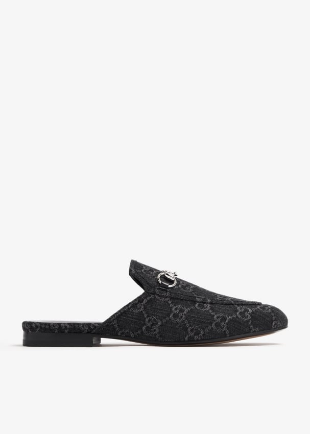 The Nighttime Slip: Gucci Velvet Evening Slipper With Snake | Velvet loafers,  Loafers style, Loafer mules