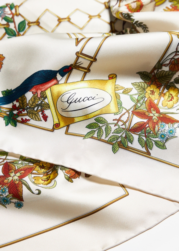 Gucci print head discount scarf