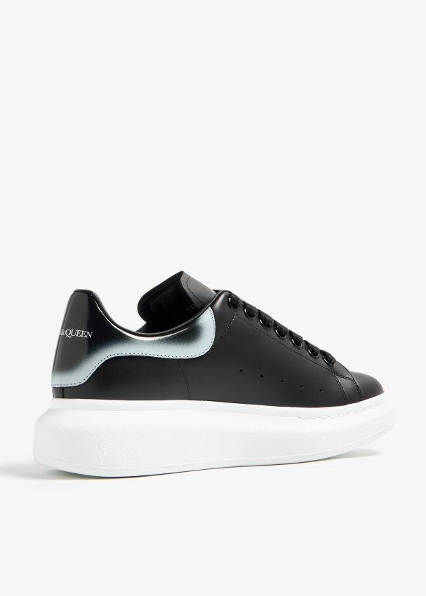 Alexander McQueen Oversized sneakers for Men - Black in UAE | Level Shoes