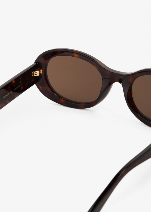 Gucci oval store