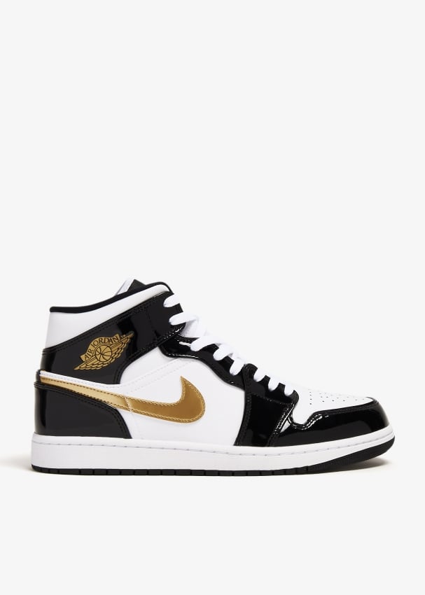 Nike Air Jordan 1 Mid SE sneakers for Men - Black in UAE | Level Shoes