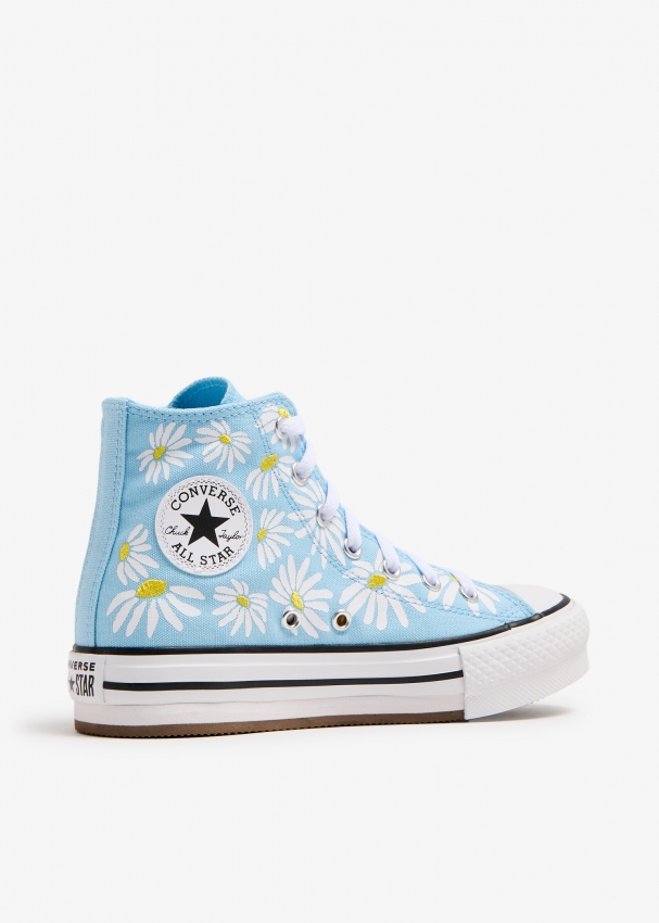 Converse 6y jeddah store
