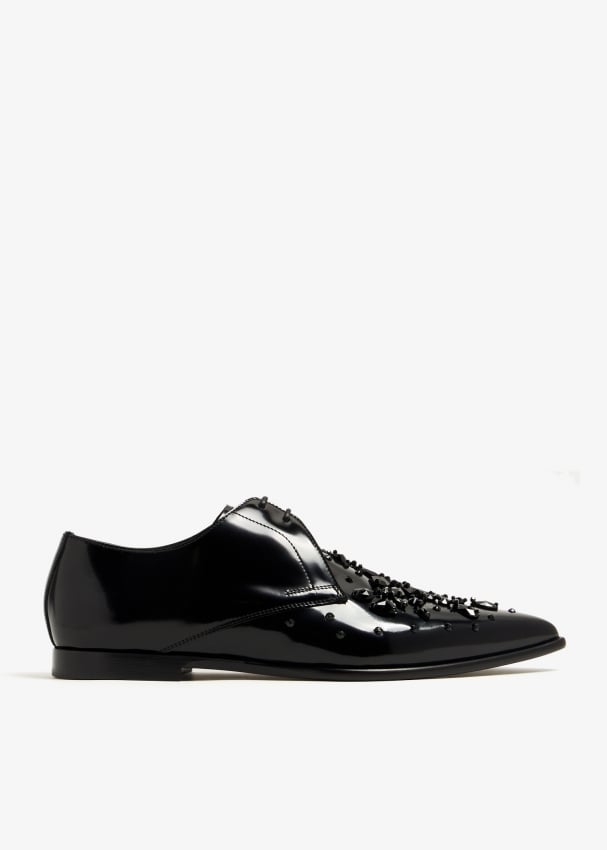 Calfskin shoes shop