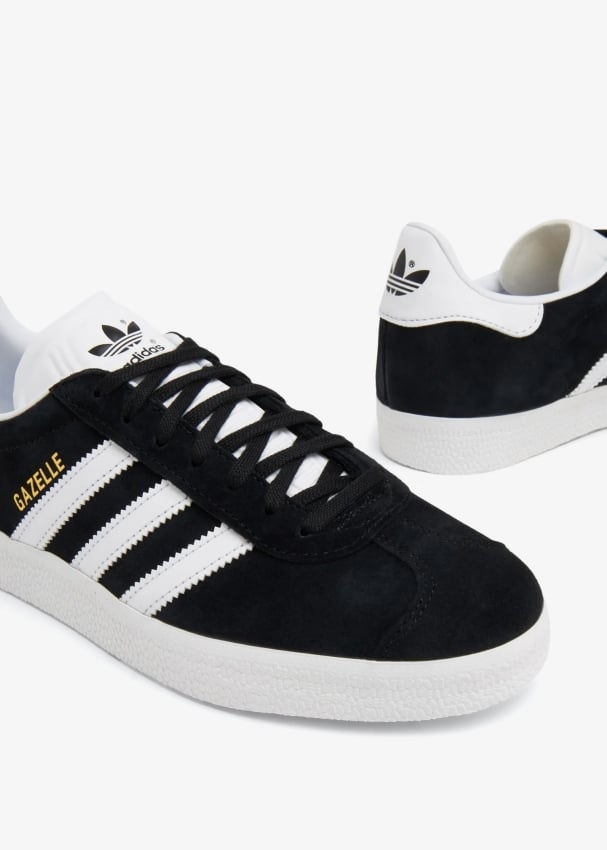 Adidas Gazelle sneakers for ADULT UNISEX Men Women Black in Bahrain Level Shoes