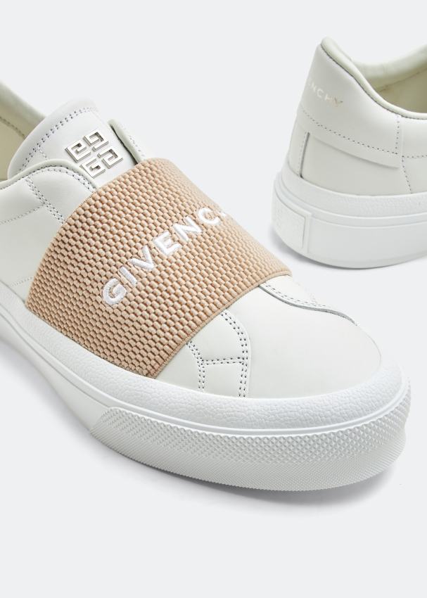 Givenchy low deals top sneakers womens