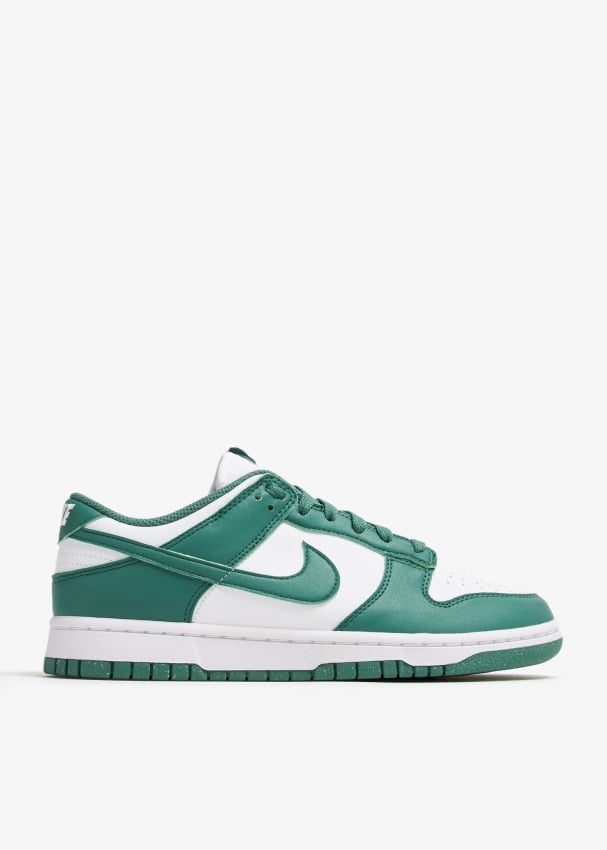 Navy blue and green nike shoes best sale