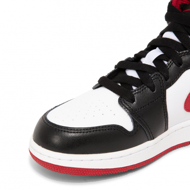 Nike Air Jordan 1 Mid sneakers for Boy - Red in Qatar | Level Shoes