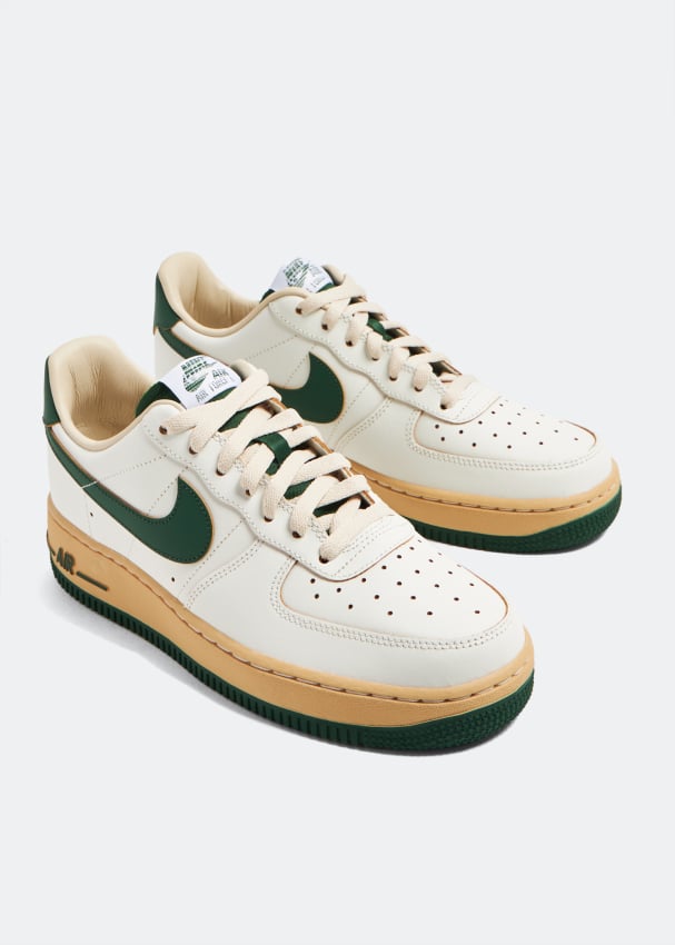 Nike Air Force 1 '07 LV8 Sneakers in Green