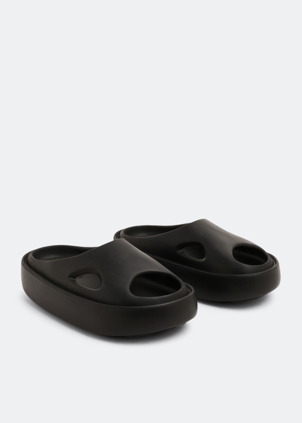 Axel Arigato Magma slides for Women - Black in UAE | Level Shoes