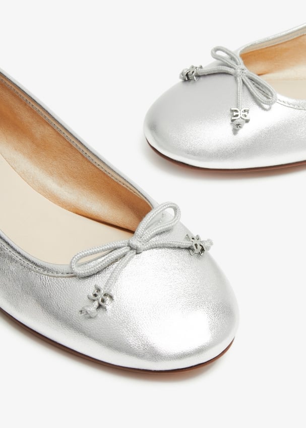 Sam Edelman Felicia luxe ballerinas for Women - Silver in UAE | Level Shoes